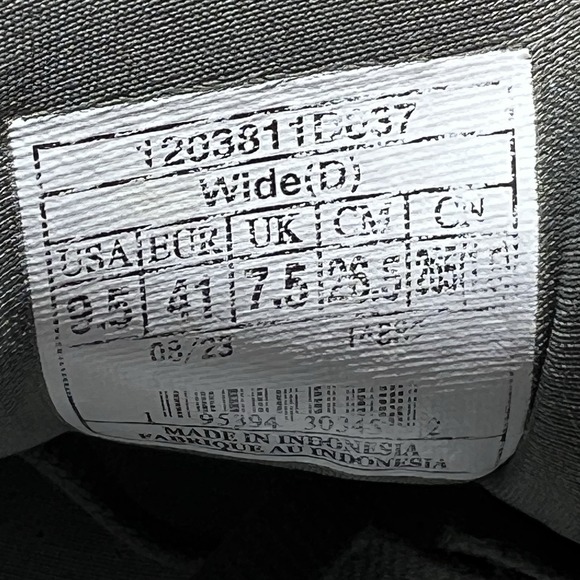 Brooks Adrenaline GTS 23 Women's Size 9.5 Neon Coral Black Shoes‎ 1203811D037 - Picture 13 of 13